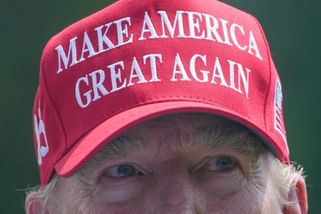 Nosili červené čepičky a pokus o volební podvod ji...